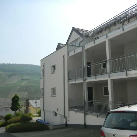 - Alte Rebschule 公寓 贝恩卡斯特尔-屈斯